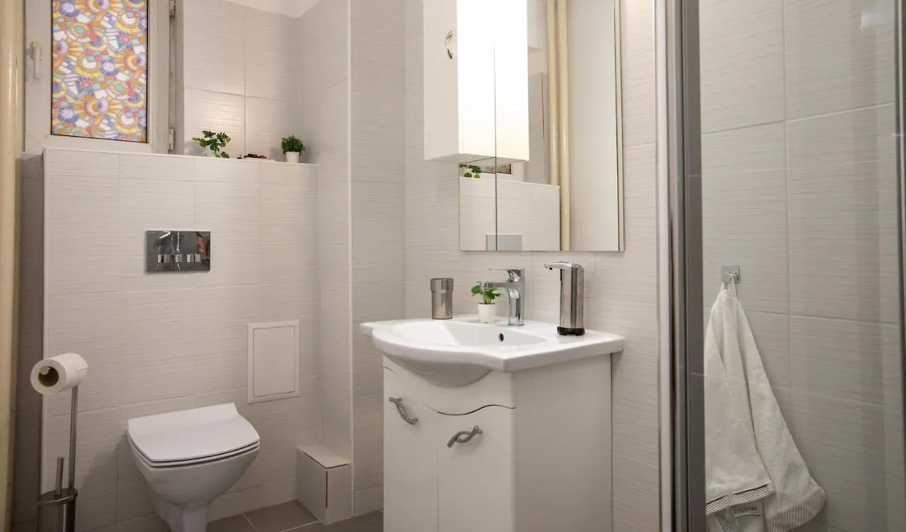 Aquarium Apartment Grivita Bucharest
